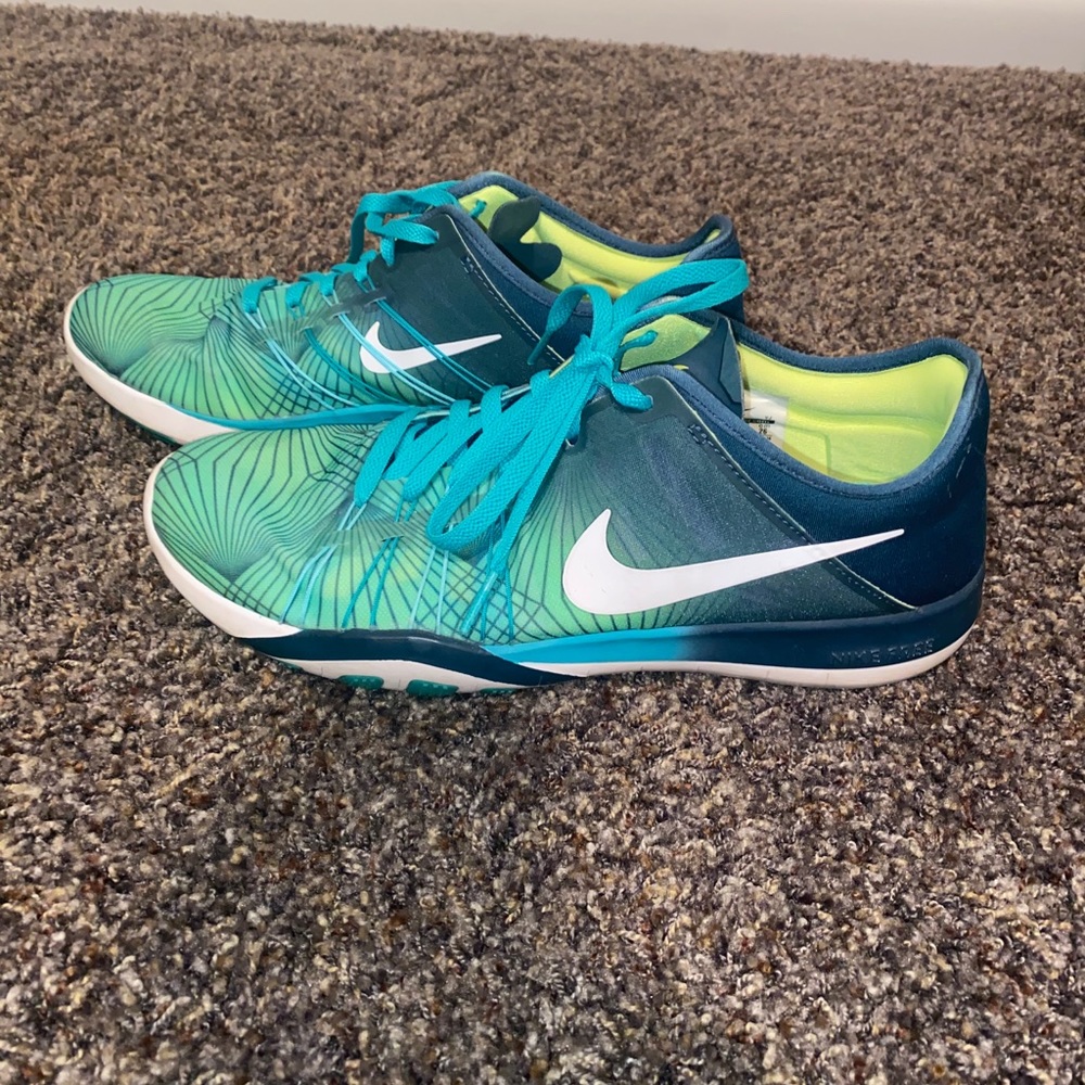 nike free shoes size 9